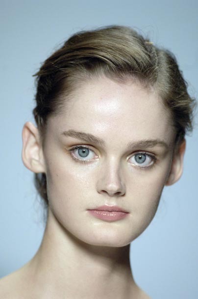 modelmeth:  carmens-kasstle:  mihaliko: Rochas S/S 2006  So many of my faves are here.  doll face era