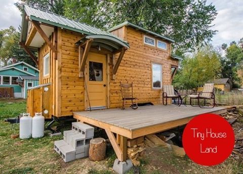 realmiakhalifa:  #WOW, the #TinyHouse Land! Who could live like this???  Like this picture if you’d rather be here right now ❤️😴🌳✌️🏠 #simpleliving #TinyHouse #TinyHouses #cute #oceanview #cabin #cottage #simple #life #cabins #architecture