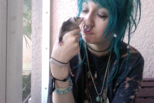 fluxdoldrums:  ive made a friend 
