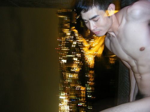 gaymensex:  http://gaymensex.tumblr.com หนุ่มล่ำๆพาชมเมืองยามค่ำคืน