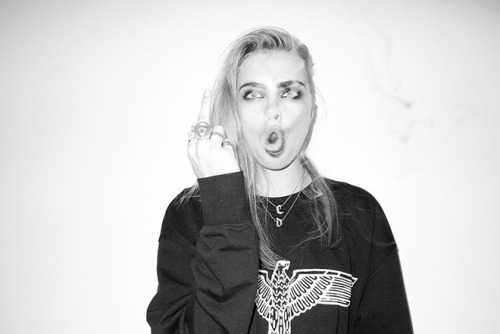 caradelevingne25:  ❤️😝😝❤️