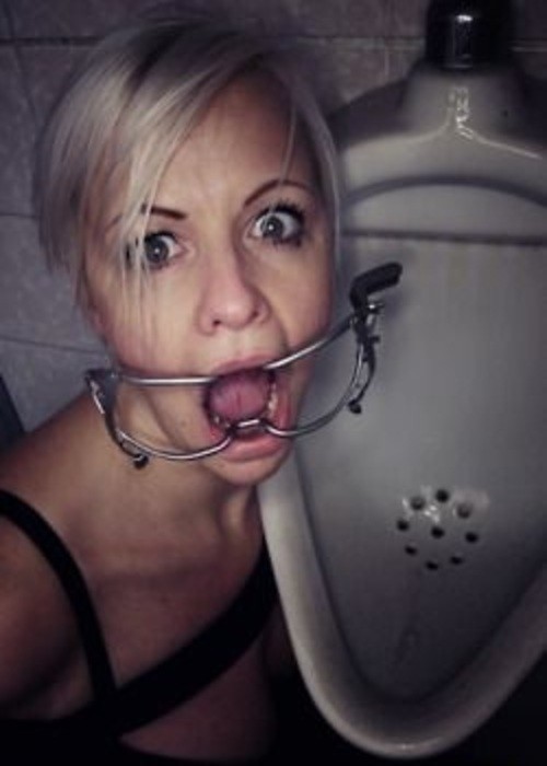 masterlovehurts: Cassandra couldn’t believe what she was hearing! A human urinal?! “But I was suppos