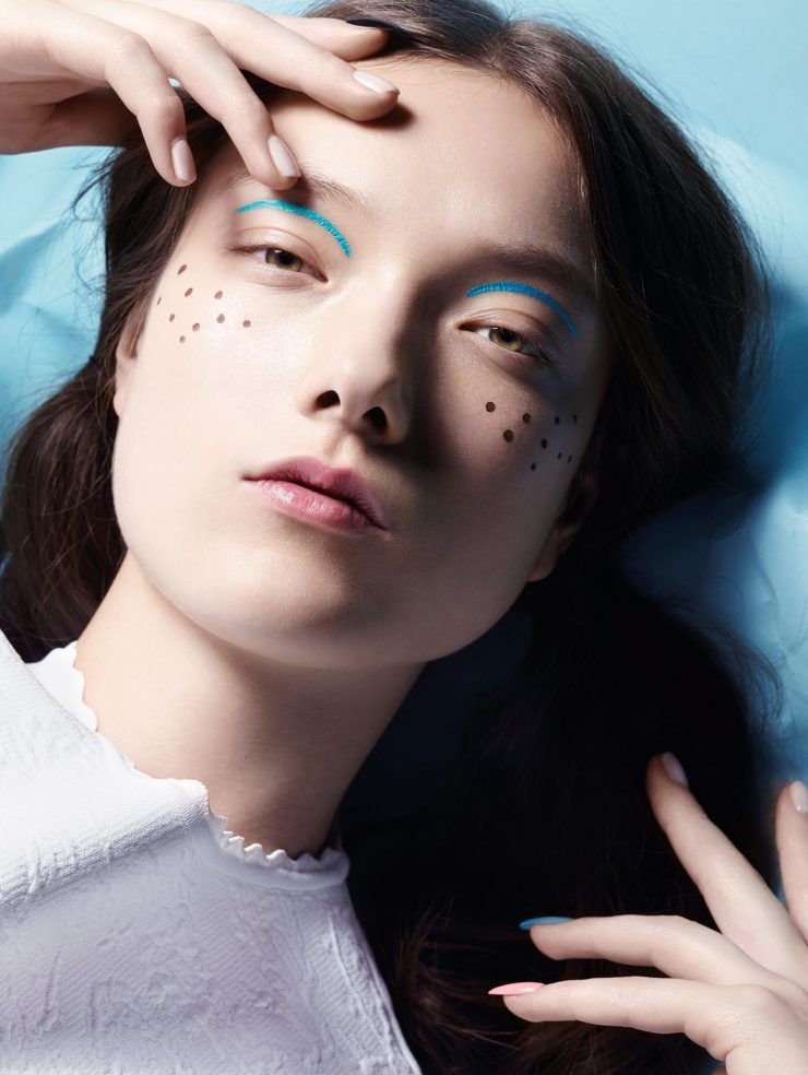 joga:  Yumi Lambert by Liz Collins for Vogue China April 2015