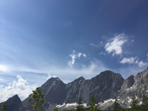 geology-nerd: Hoher Dachstein is a strongly karstic Austrian mountain, and the second highest mounta