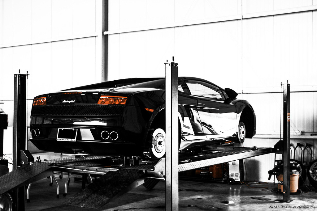 fullthrottleauto:  Up on blocks (by a7xbass94)