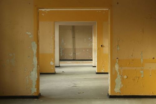 Photos from inside the former Soviet military base at Wünsdorf (East Germany), in the officers’ buil