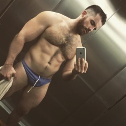 hairymacho: http://hairymacho.tumblr.com/