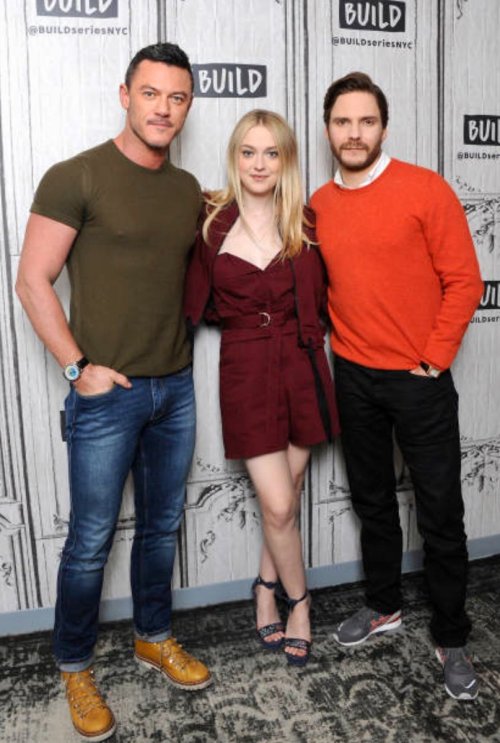 Luke Evans, Dakota Fanning, and Daniel Brühl, whom I heart. 