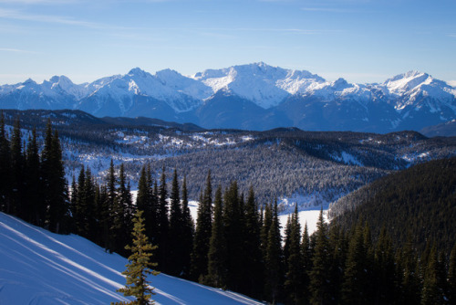 The view across Garibaldi Lake to the Tantalus Range while we were out ski touring this weekend. Pea