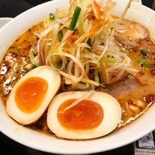 #itadakimasu Sakauchi’s miso ramen Warm up! (会津喜多方ラーメン坂内初台店)