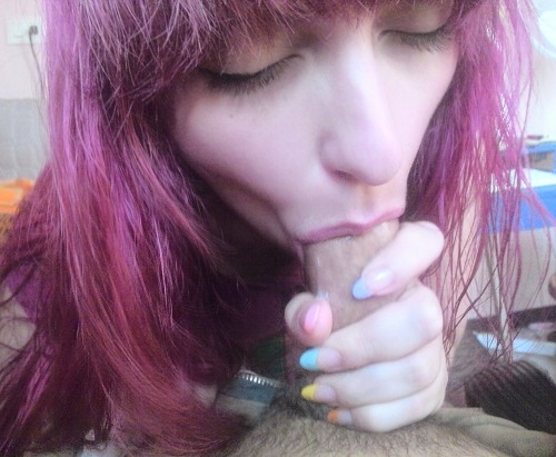 Her nails are so pretty. 💕 adult photos