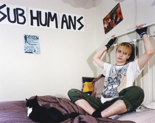 simple-goodnight-ki33:sixpenceee: Iconic photos of 90s teens in their bedrooms by artist A