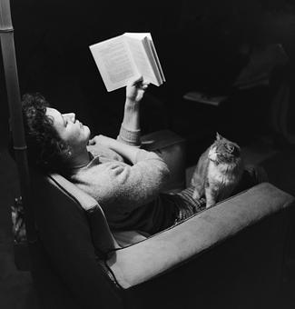 Anonymous asked you:Can I request a picture of Julia Child and her cat(s)? That woman loved cats, an