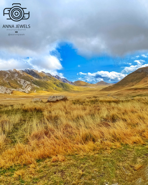 Gran Sasso e Monti della Laga National Park - Italy (by Anna Jewels (@earthpeek)) https://www.instag