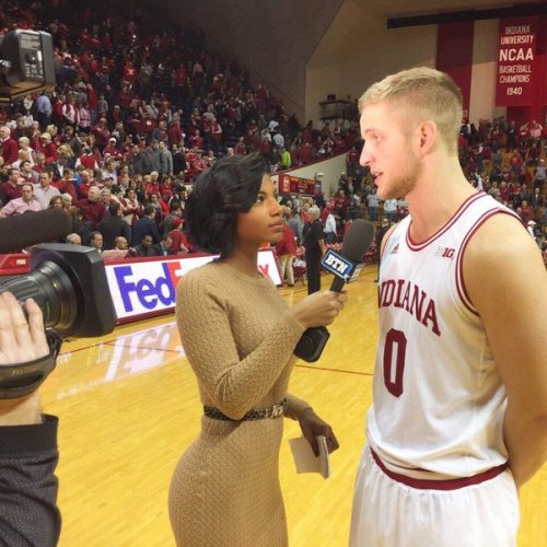kngshxt:  deadthehype:  kingjaffejoffer:   who dat is?  Taylor Rooks https://www.instagram.com/taylorrooks/ She dating that dude Kendall Marshall, who was a solid PG at Duke but so far been trash in the NBA. Currently warming the Sixers bench.   Kendall