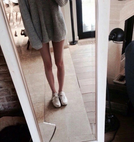 skinnywarriorwolf:  Legs for days