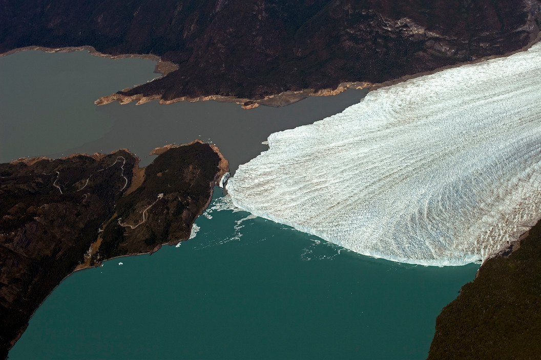 ritsual:Thomas Hoepker, ARGENTINA. Patagonia, 2005. Moreno Glacier seen from the