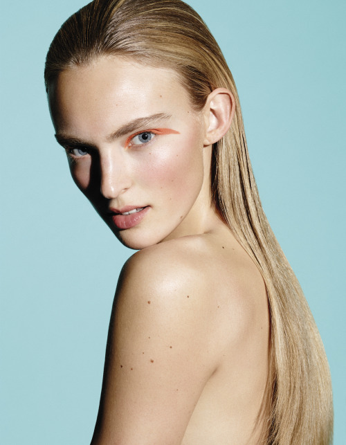 emiliotini:  EDITORIAL|ELLE France|Liner Superstar 