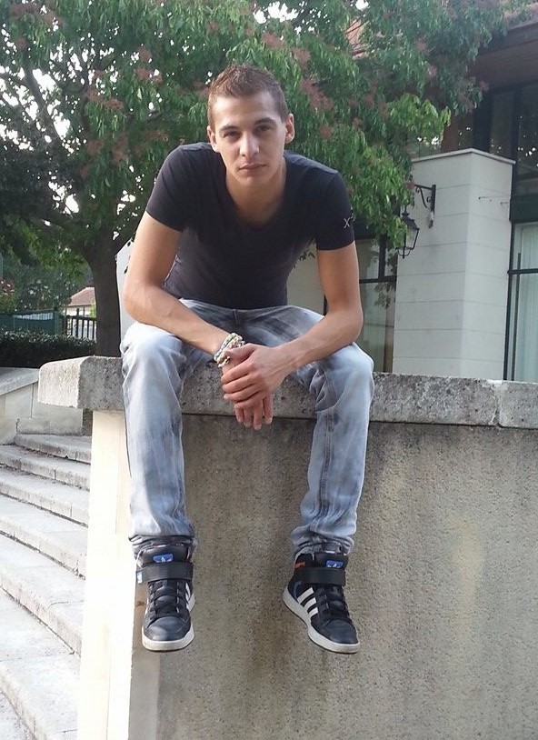nick99cgn-v2:  Follow me and see more hot Boys and Men