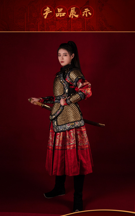 hanfugallery:women in chinese hanfu and armor by 温陈华之炼铠堂
