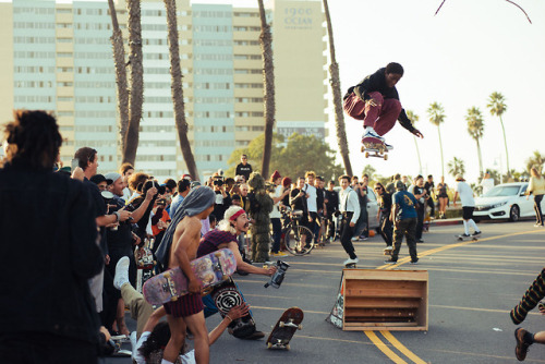 vansskate:Halloween Hellbomb 2018An impromptu hill bomb contest returns to Long Beach with costumes,