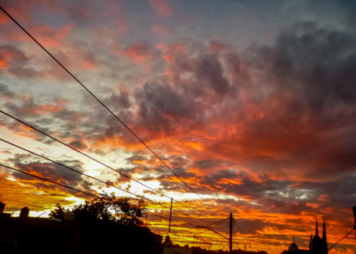 De un instante a otro, todo cambia. Atardecer del 12 de Febrero del 2020 en Guadalajara MXFoto: Enri