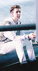oshx:  bcosh: &ldquo;during peter pan sehun sat facing the fans and sang” 