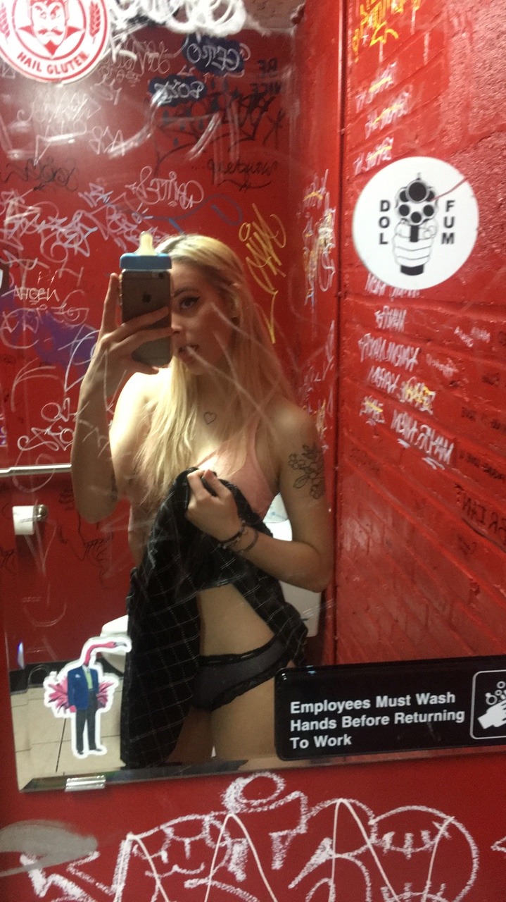 stevivi:  me, stoned &amp; eating too many hotdogs last week
