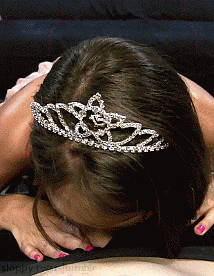 fatherdaughterincest:She just wants to show her daddy how thankful she is for the new shiny tiara he bought her.