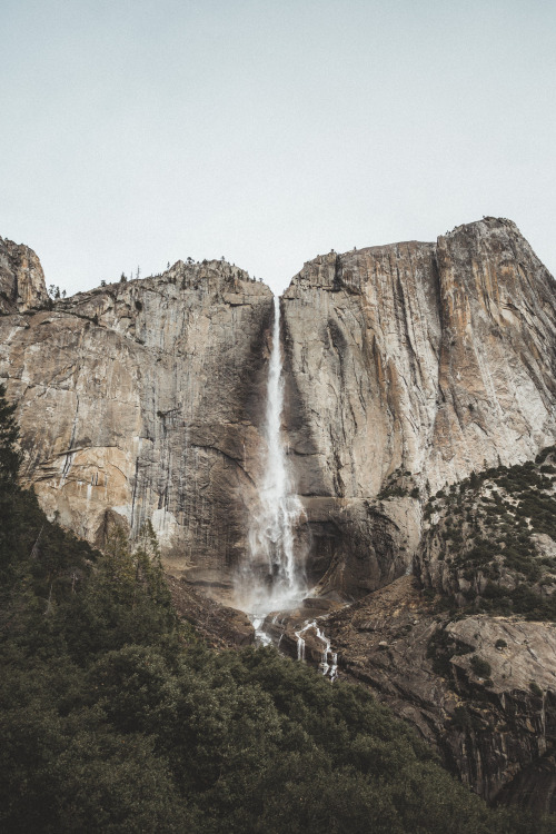 vvnnie:

The falls // Instagram 