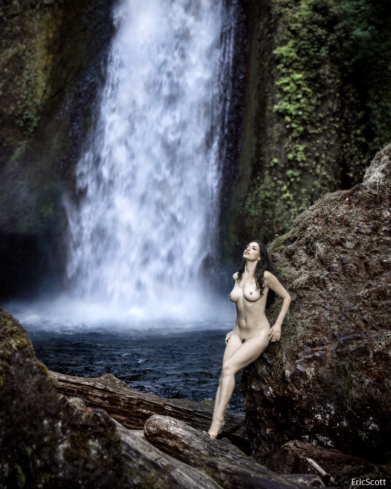 ericscott07:  Model: Fabeae.tumblr.com Photographer: ericscott07.tumblr.com W Falls,