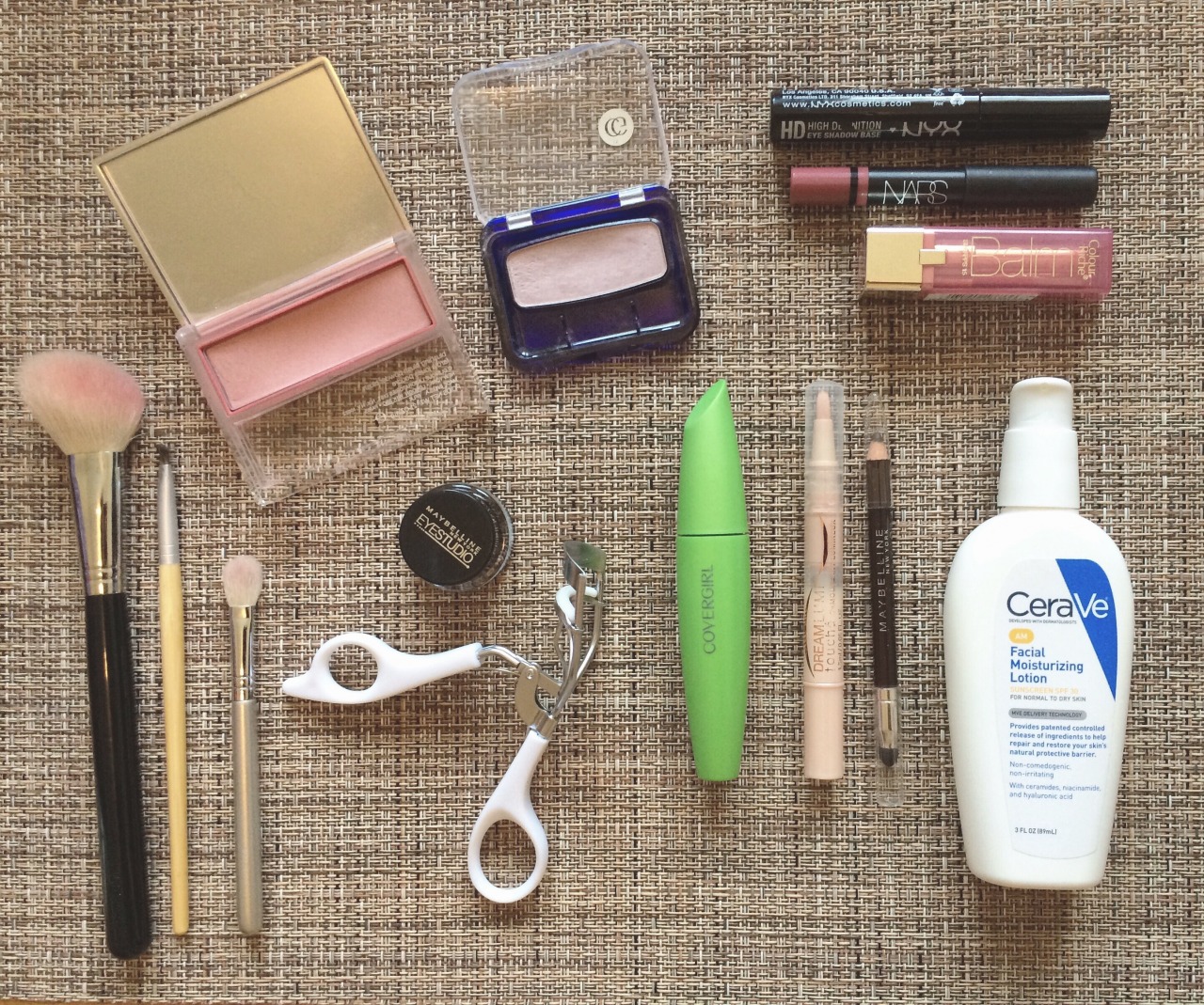 what's in my lv bag - Google Search  Whats in my makeup bag, Minimalist  makeup bag, Minimalist makeup