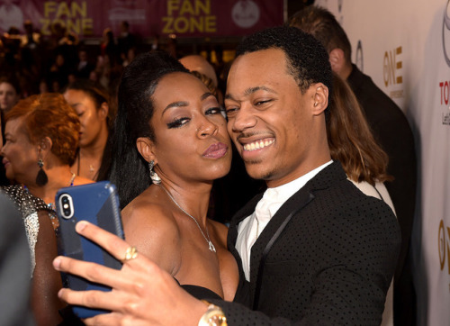 soph-okonedo: Tichina Arnold and Tyler James Williams attend the 49th NAACP Image Awards at Pasadena