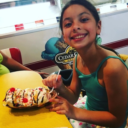 Ice cream date on a hot summer day! #wisconsin #summerfun #bananasplit #creatingmemories #lovemyfami