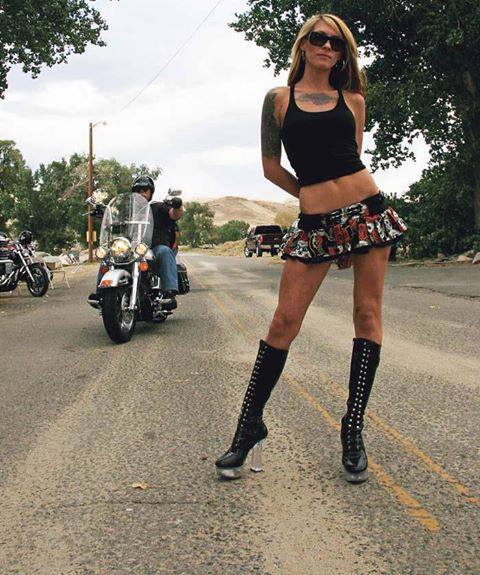 biker-babes:  .