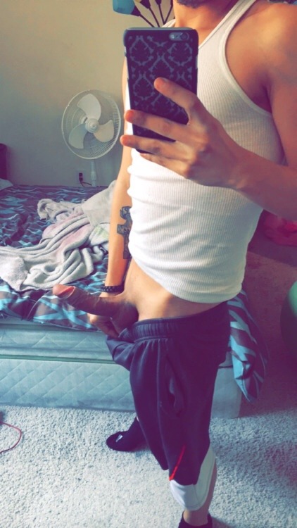 betosbackalley:  mbailt:  Sexy guy wants you to follow him on Snapchat! Go add him!