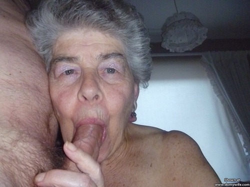 lickalicioushornymilfs:  More Sexy Naughty MILFs