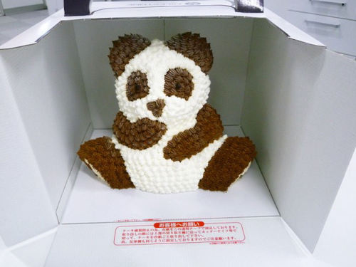 Japanese Cute PANDA Cake!! Who cuts him first? Can you eat this cake?