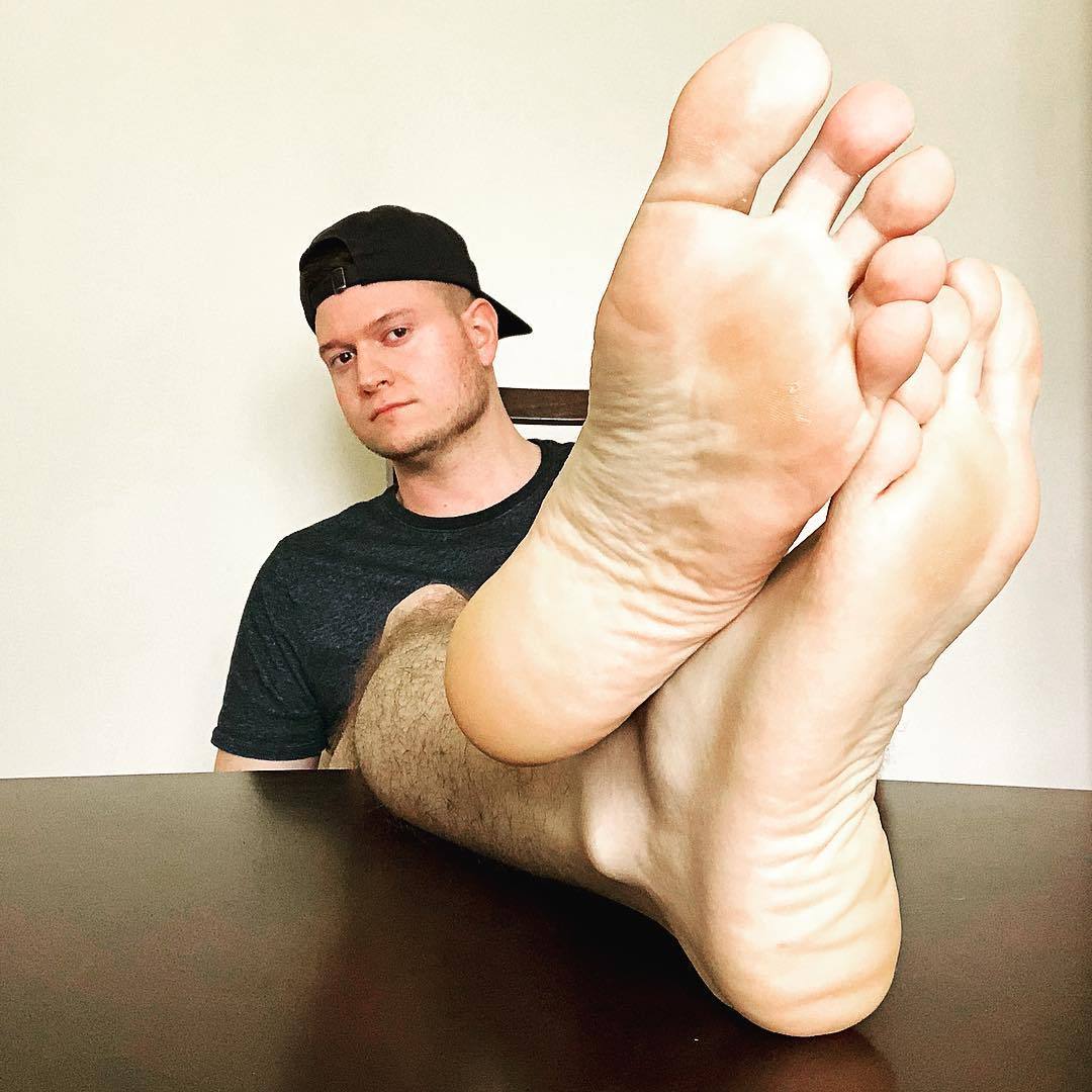 gayfootjacked:  Free live feet webcams | Another post | Follow | Subscribe by email