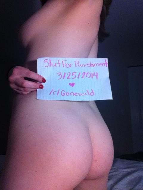 captainstiffler:  brian-campbell:gonewildr: needed some verification so I could keep sharing with all o(f) you ;)cant really miss my spot. from this angle. *sigh.