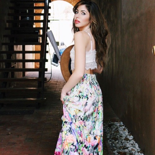 emmycorinne: Editing here’s a peak from savannah. Lots of new posts on my blog Boysandbombshel