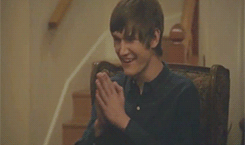 sir-iian: Someone wanted gifs of bo laughing. I am here to serve.