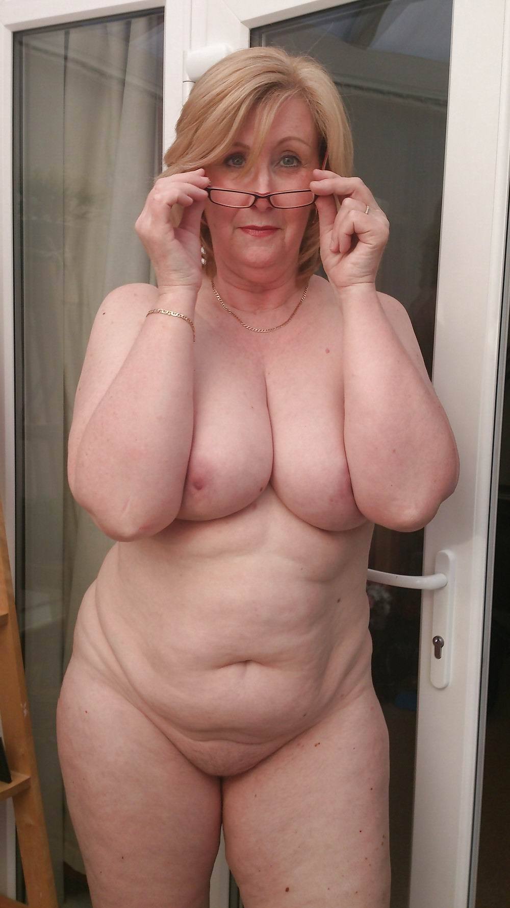 idirtyoldfucker:  olgrlz66:  Luv to get all this jiggling  Sexy sexy   Flab can be