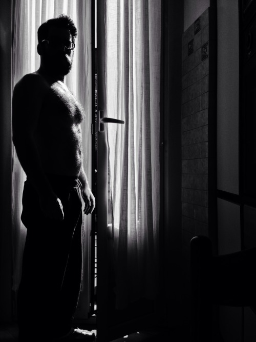 trandomness:  Haven’t been working out much lately, as you can see from my belly…