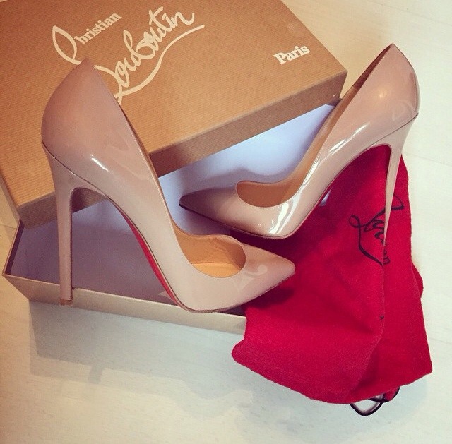 chanel-and-louboutins:  ★