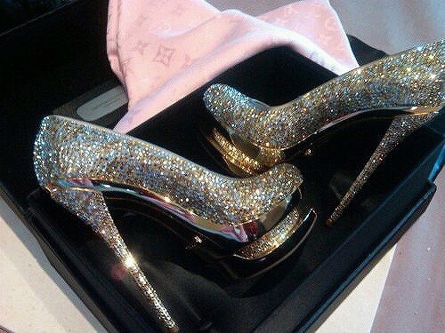 theofficialpinkprincess:  classyxosassy:Checking out all new followers xo Pink Pleasure