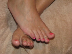 shareyourfeet:  Share Your Feet…Your GF’s…Wife…Candids…Favorite models here!!!  http://shareyourfeet.tumblr.com