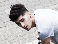 zaynsharold:  Zayn Malik → Outside of the arena. (1/5/2013)  