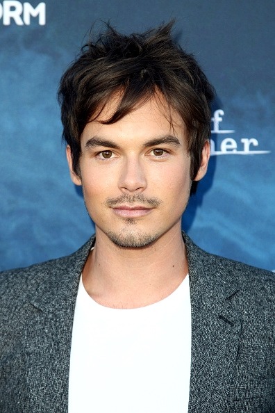 dailyblackburn:  Tyler Blackburn arriving at the premiere of ‘Pretty Little Liars’