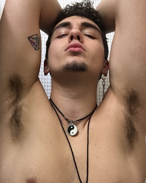 https://64.media.tumblr.com/727146711f28d19c17f01a2b53d1e0c7/32e7b3e6df5b80f8-e8/s500x750/dbb65fa8126a0d2285457755d4e81bd9ae320d6f.jpg